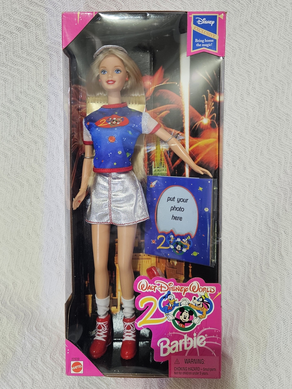 Mattel Barbie Walt Disney World 2000 Millennium Exclusive Doll MPN 22939